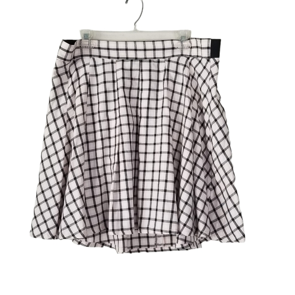 NWT Torrid Mini Twill Pleated Skater Skirt Black/Pink Plaid Size 2X - Picture 2 of 11